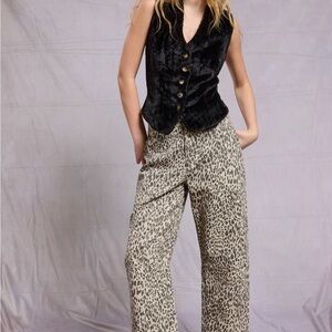 Chic Animal Print Wide-Leg Pants